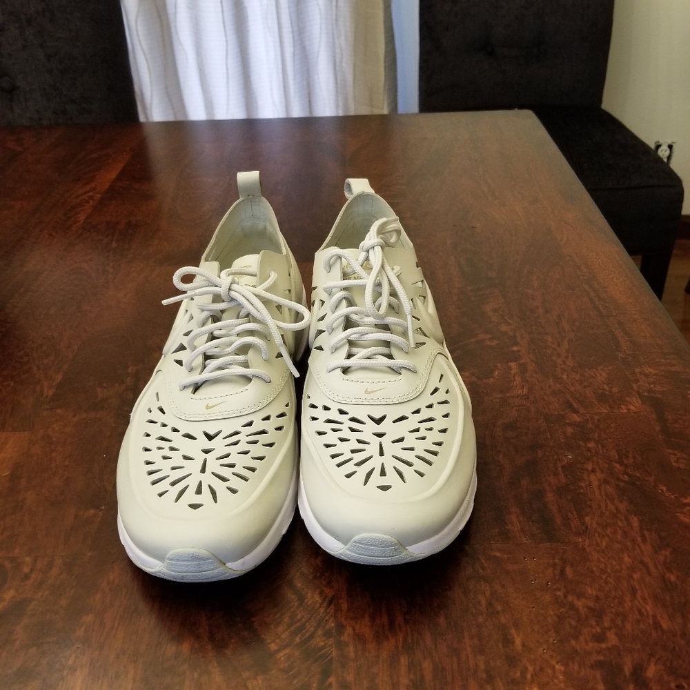 Nike Air Max Thea Joli QS